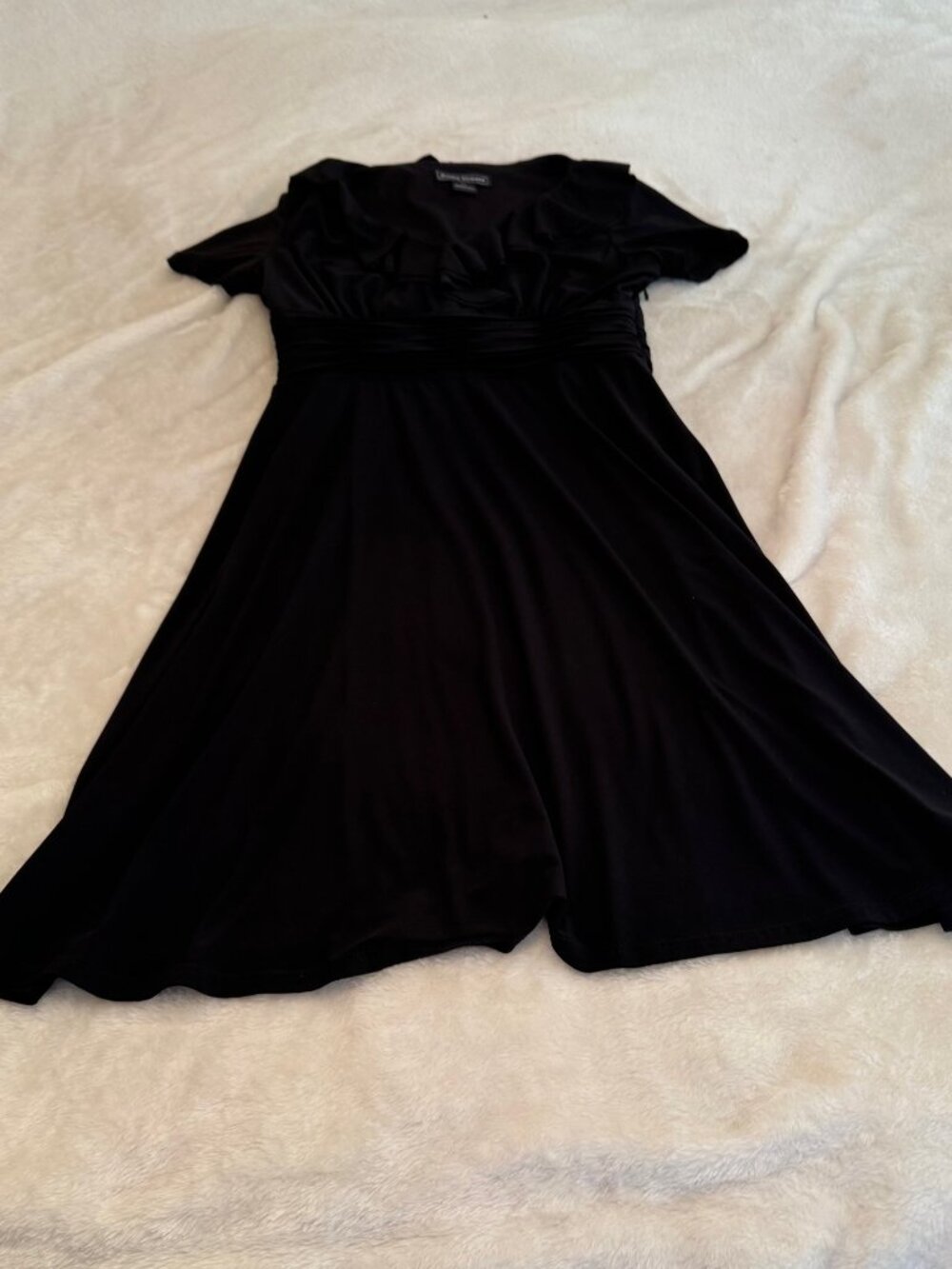 Jessica Howard Ruffle Neckline Ruched Waist LBD Size 8P